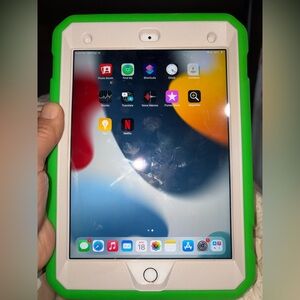 iPad Mini 4 Green Case with Protective Screen and Stylus Pen 128 GB
